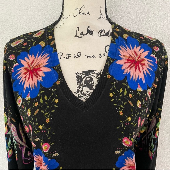 Etro Black top with Blue and Pink Floral Design - Picture 5 of 15